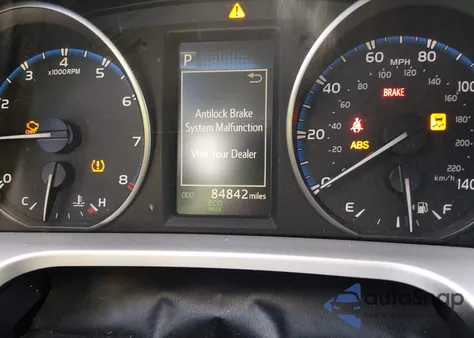 2017 Toyota Rav4 Le z USA, uszkodzony, nr VIN JTMZFREV8HJ131262